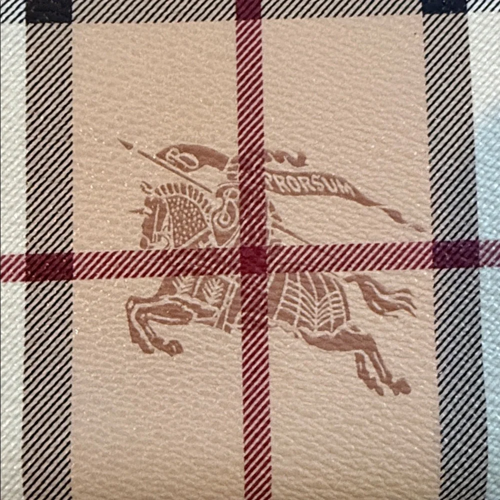 Burberry Novacheck Zip Wallet - Picture 10 of 10